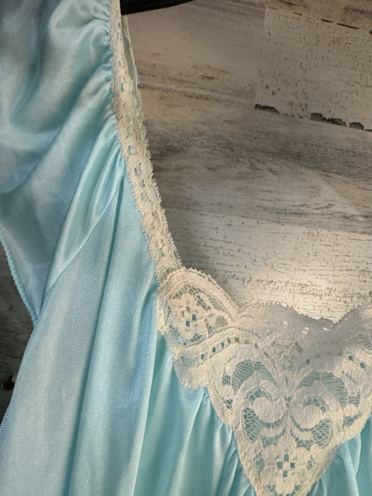 VINTAGE KAYSER LONG FULL BUST NYLON & LACE TRIM NIGHTGOWN, MED-BUST 40