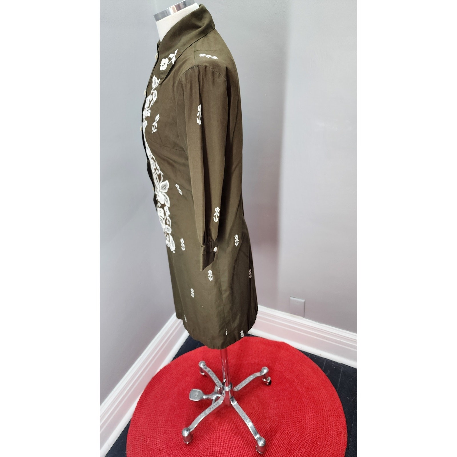 70s Tesoro’s Embroidered Brown Shift Dress Boho Western Floral Dagger Collar – S