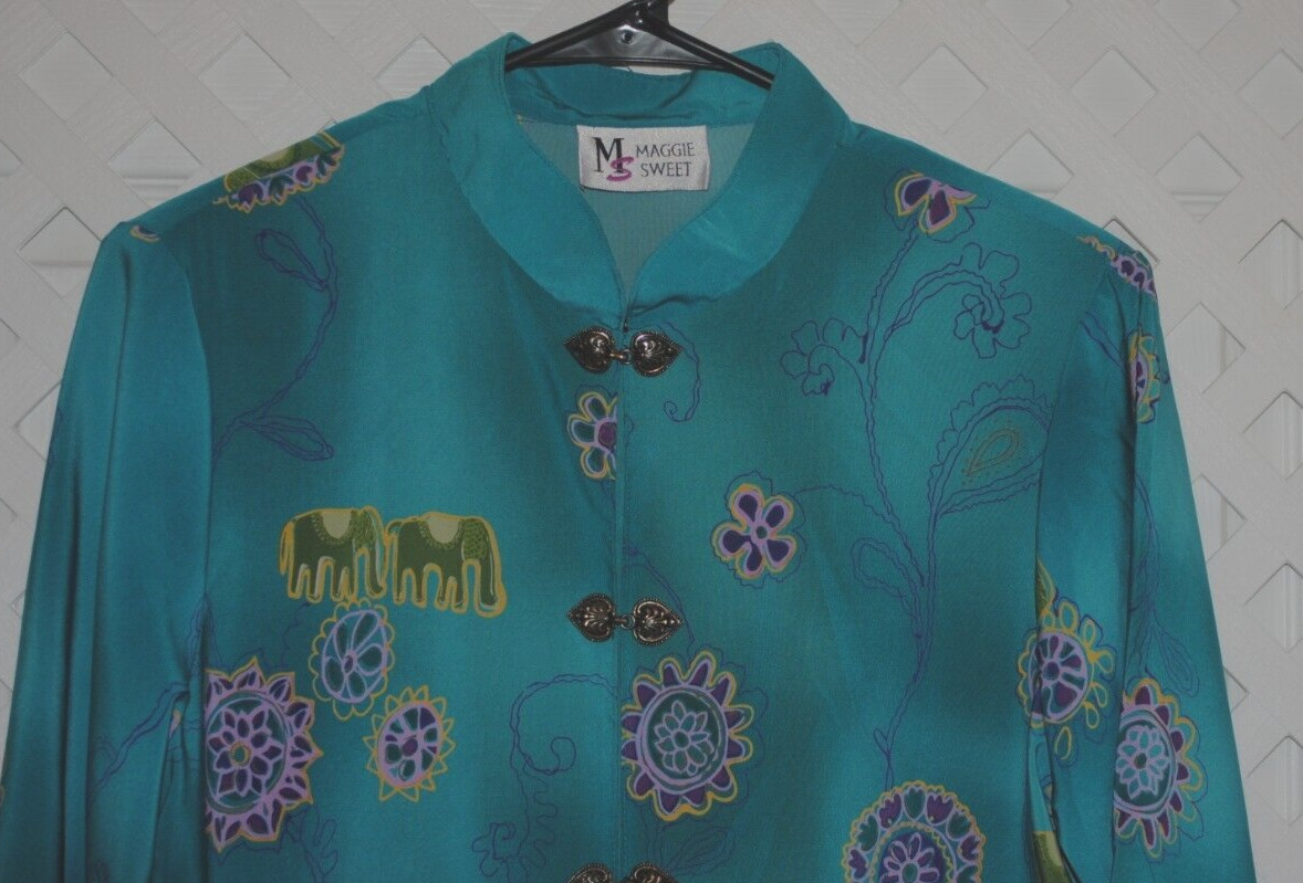 MAGGIE SWEET Kimono Jacket Blouse Mandarin Collar Decorative Hook Closure M