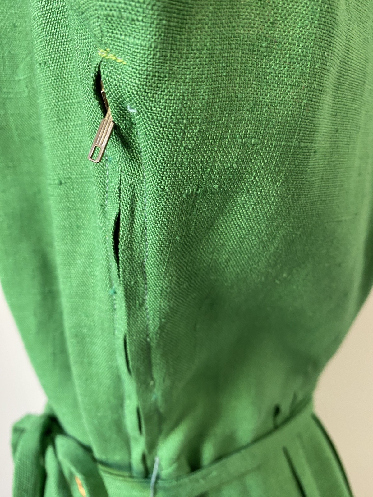 50,sFab Emerald Linen Pleat Dress With Embr Bodice And Pocket. Belted.36”B.30”W