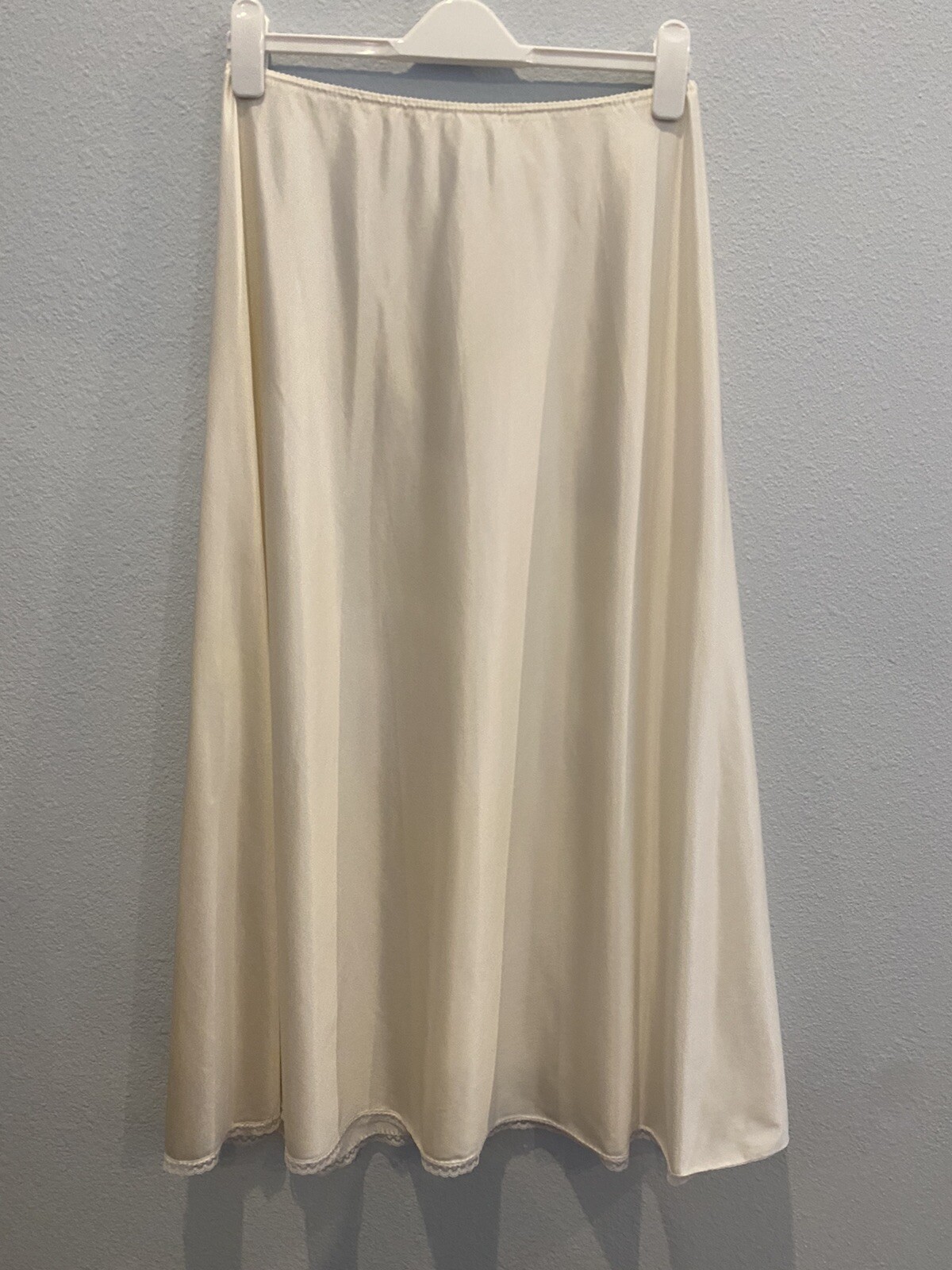 GREENCO MAID Women&rsquo;s Vintage Half Slip Beige Elastic Waist Nylon Size M made USA