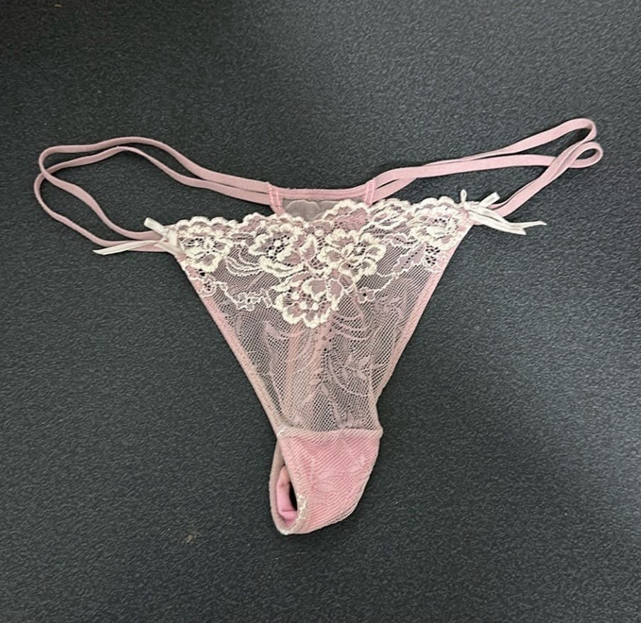 VTG Victoria’s Secret Sheer Pink Lace Satin Bow V String Thong Panties Medium M