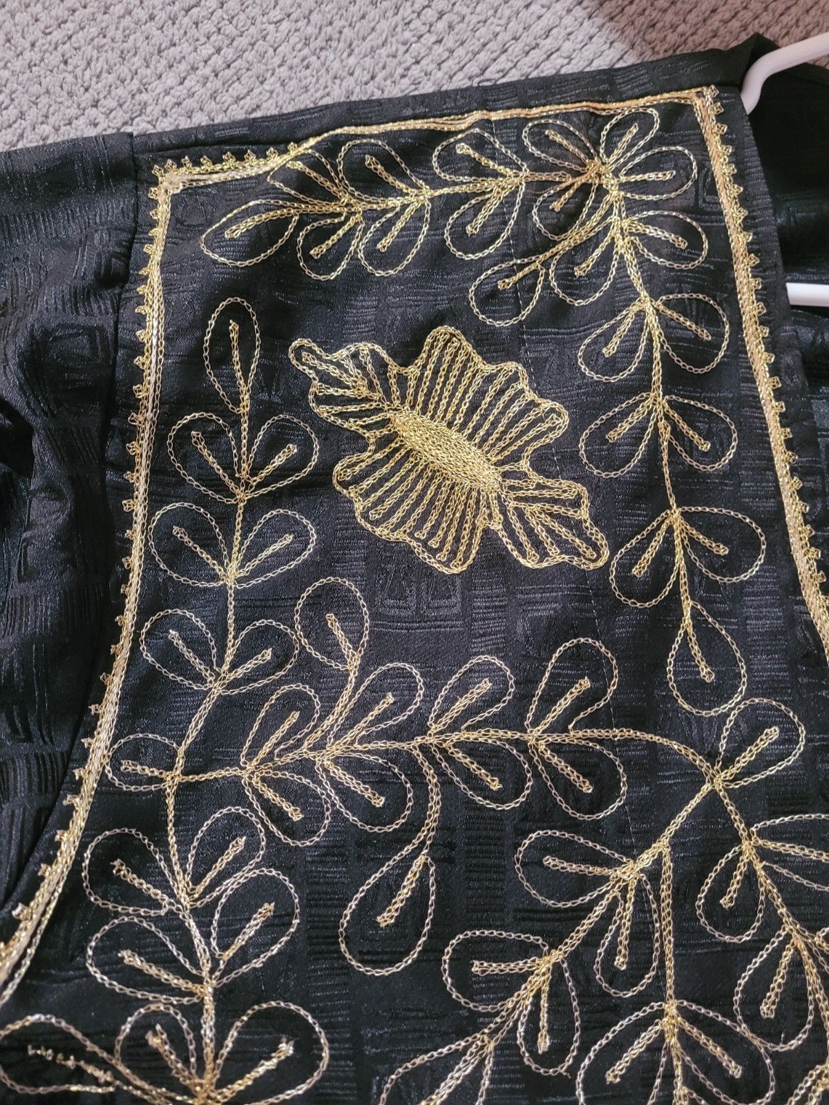 VINTAGE AUTHENTIC- Embroidered Elephant INDIA/NEPAL Silk Long Sleeve Jacket-XL
