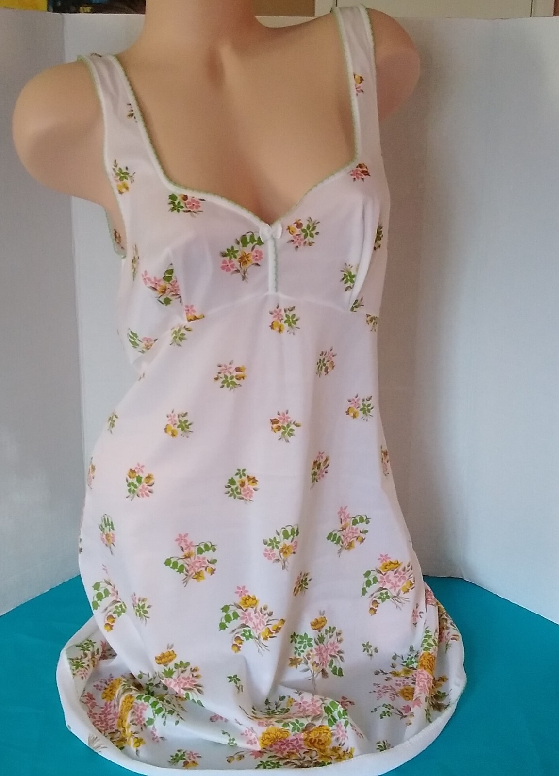 Vintage 60&rsquo;s Full Slip Dress Chemise European Wide Strap Retro White Floral M