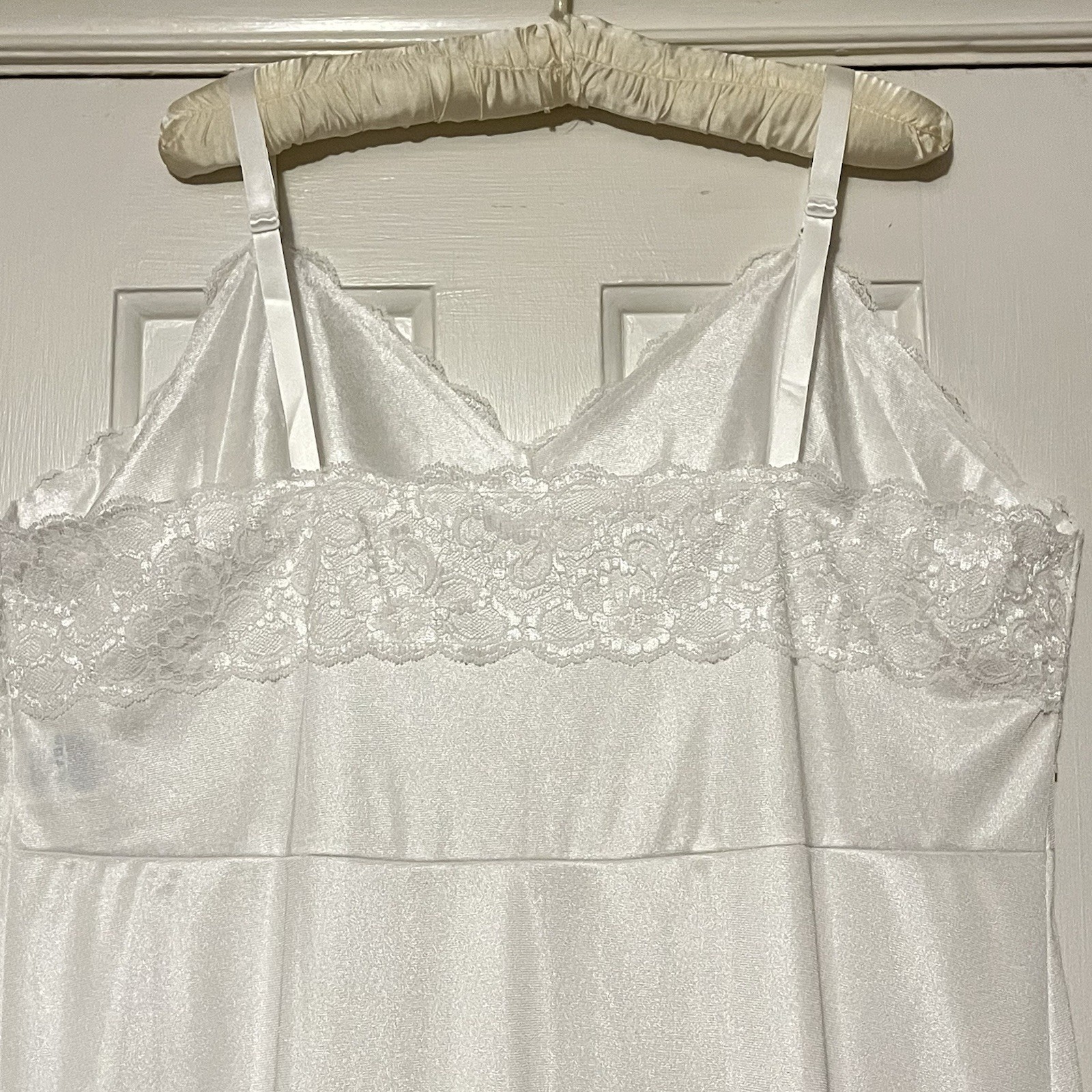 New in Package Velrose/Shadowline Plus Size Full Slip w/Lace Trim Size 46