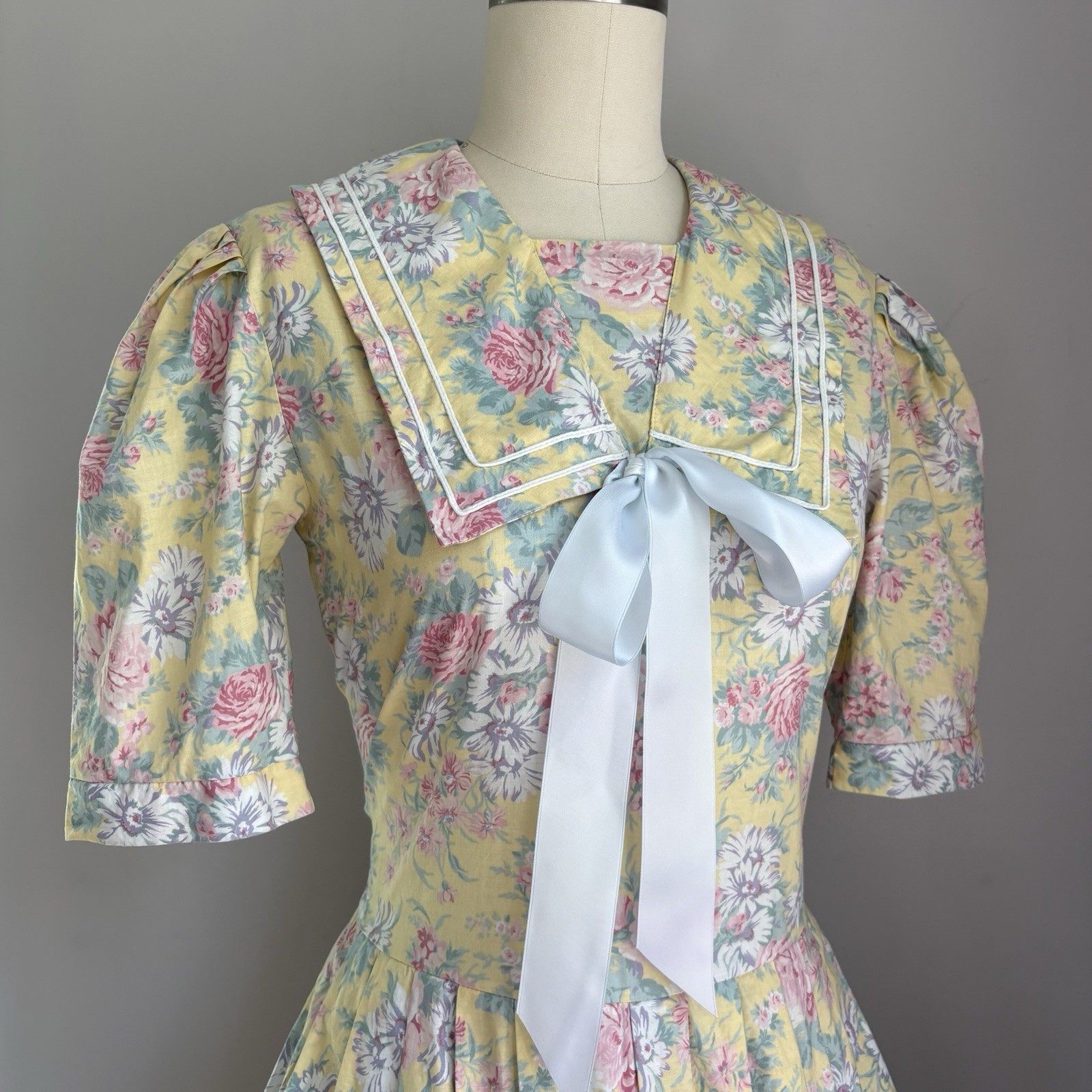 Vintage 80’s Laura Ashley Roses & Daisies Yellow Sailor Dress S/M Cottagecore