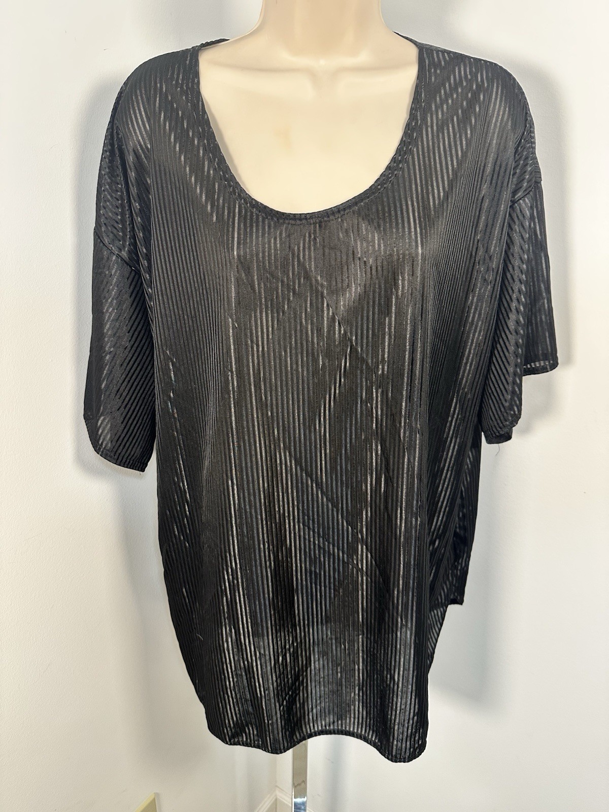 Petra Fashions 1X black Silky Sexy Vintage striped Nightgown Short Sleeve EUC