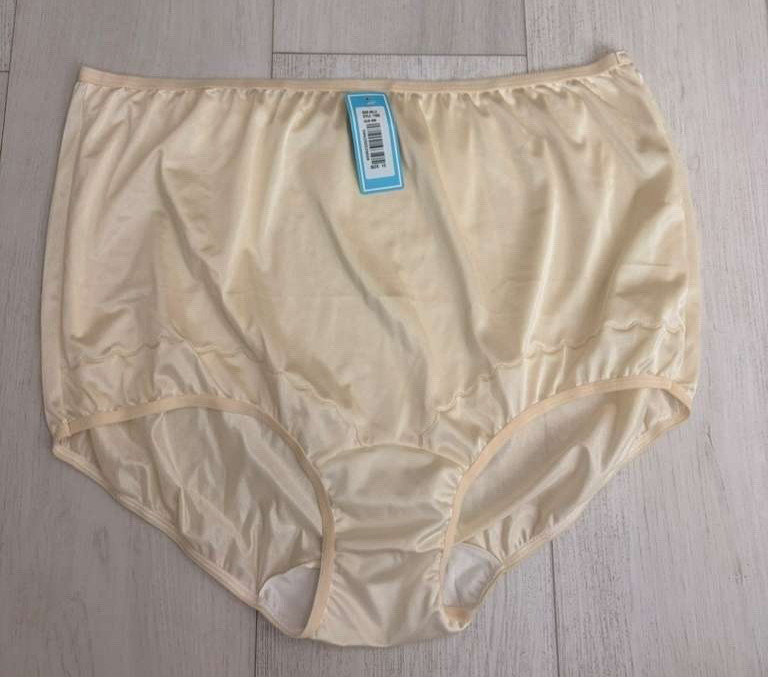 NWT Dixie Belle Vintage Nylon Panties Sz 11 Beige Scalloped Leg Style 719