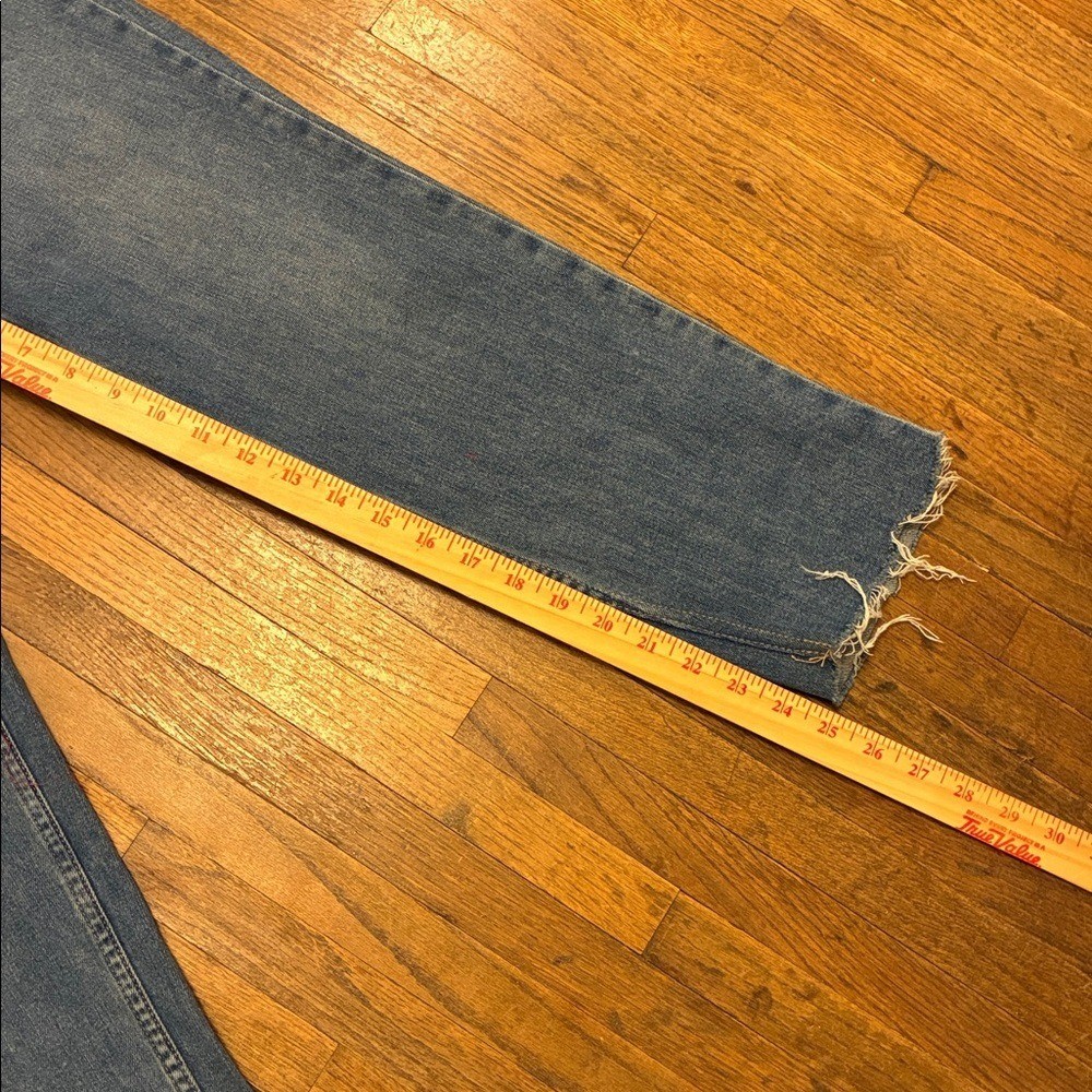 Vintage Calvin Klein Straight Leg Jeans in Medium Blue Wash Size 25