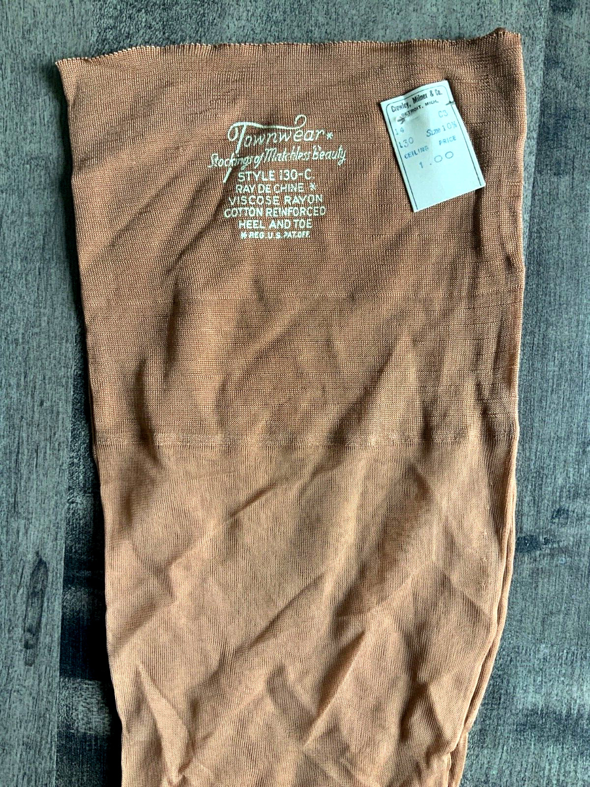 NEW Vintage TOWNWEAR Woman’s Sheer RAYON Stockings Back Seam CUBAN HEEL – 10.5