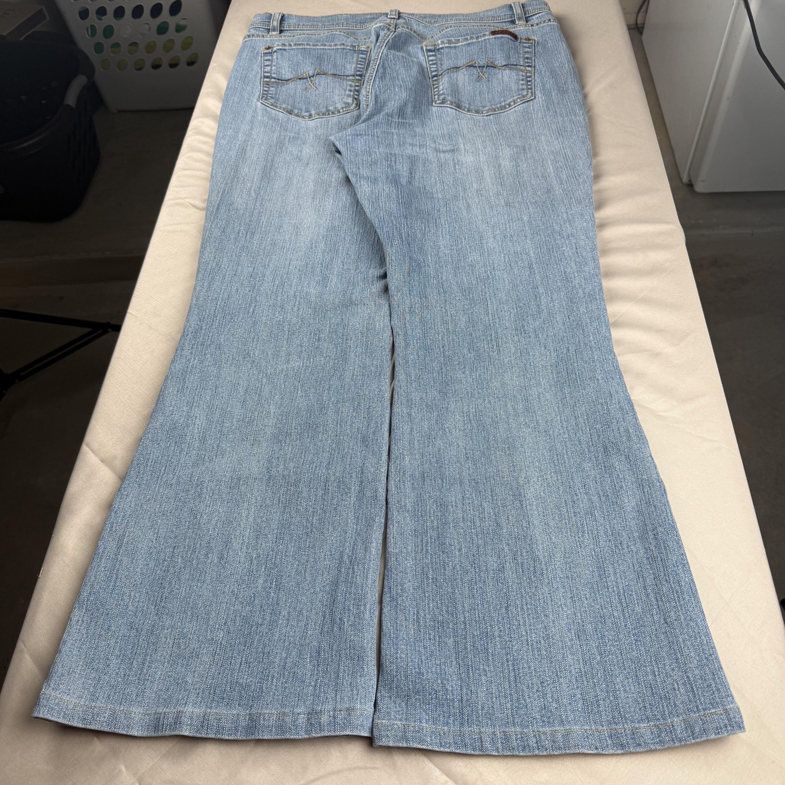 Jeanstar Jeans Womens Blue Light Wash Flare Leg Denim Pants Casual Everyday Wear