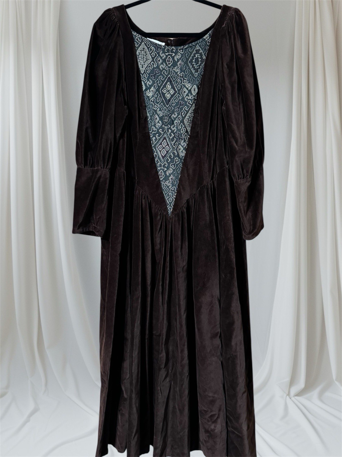 VTG REN FAIRE MAXI DRESS BROWN VELVET TAPESTRY DETAIL Women’s L? Renaissance