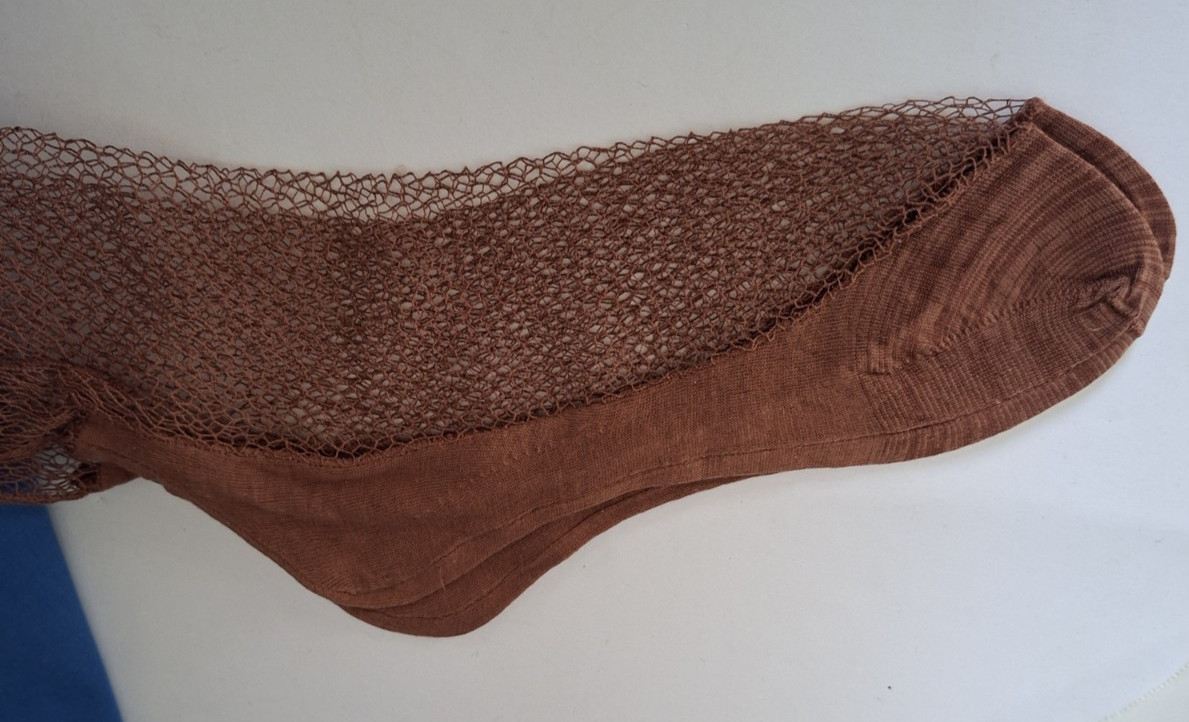 Vtg Kayser Merc Cotton CINNAMON Fish Net Stockings Sz 9 Cuban Heel 1950&rsquo;s Seamed