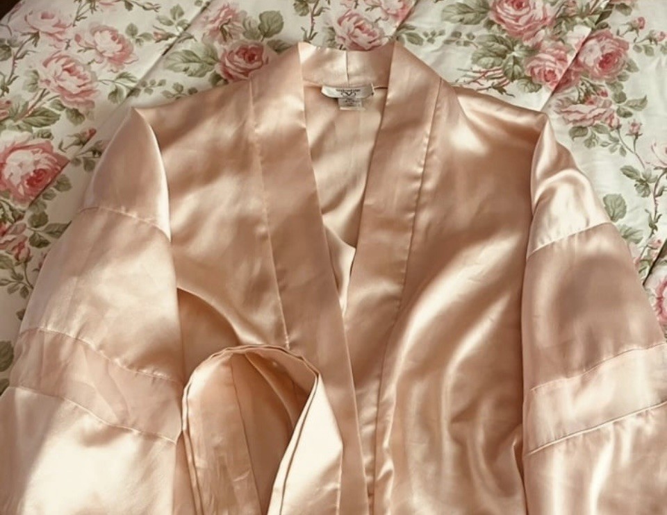 Vintage Valentino Intimo Satiny Soft Robe w Sheer Stripe Arms Peachy Pink Sz L