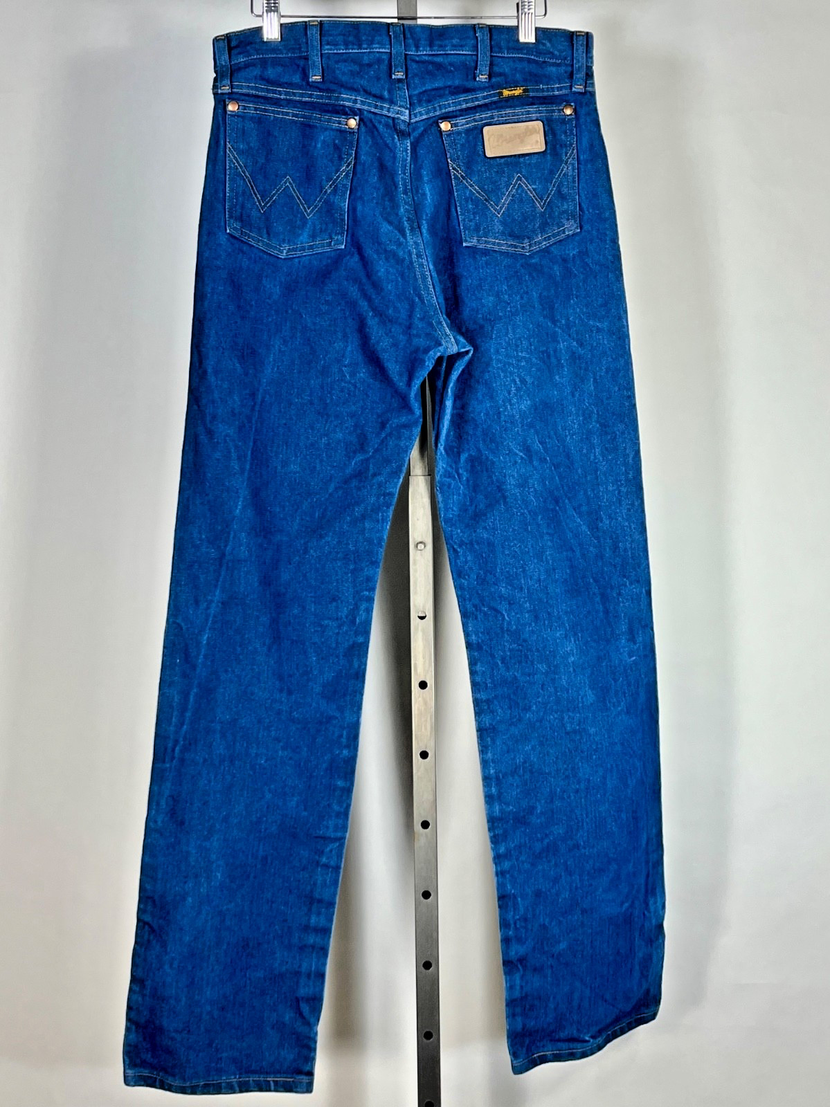 Modern early 2000&rsquo;s WRANGLER cut 13MWZ dark blue 100% cotton denim jeans 33×34&Prime;