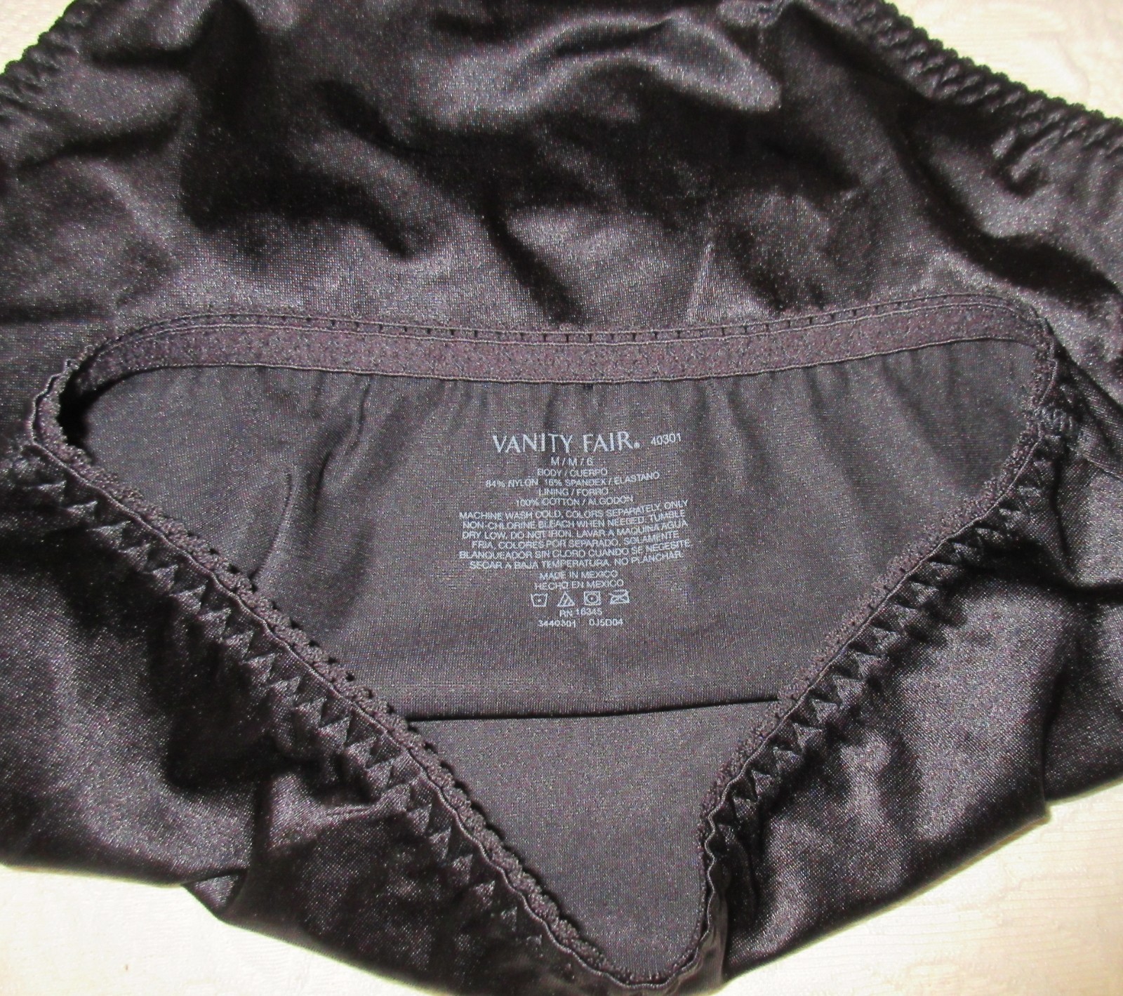vtg VANITY FAIR SECOND SKIN BLACK 40301 glossy satin briefs shaper panties 6/M