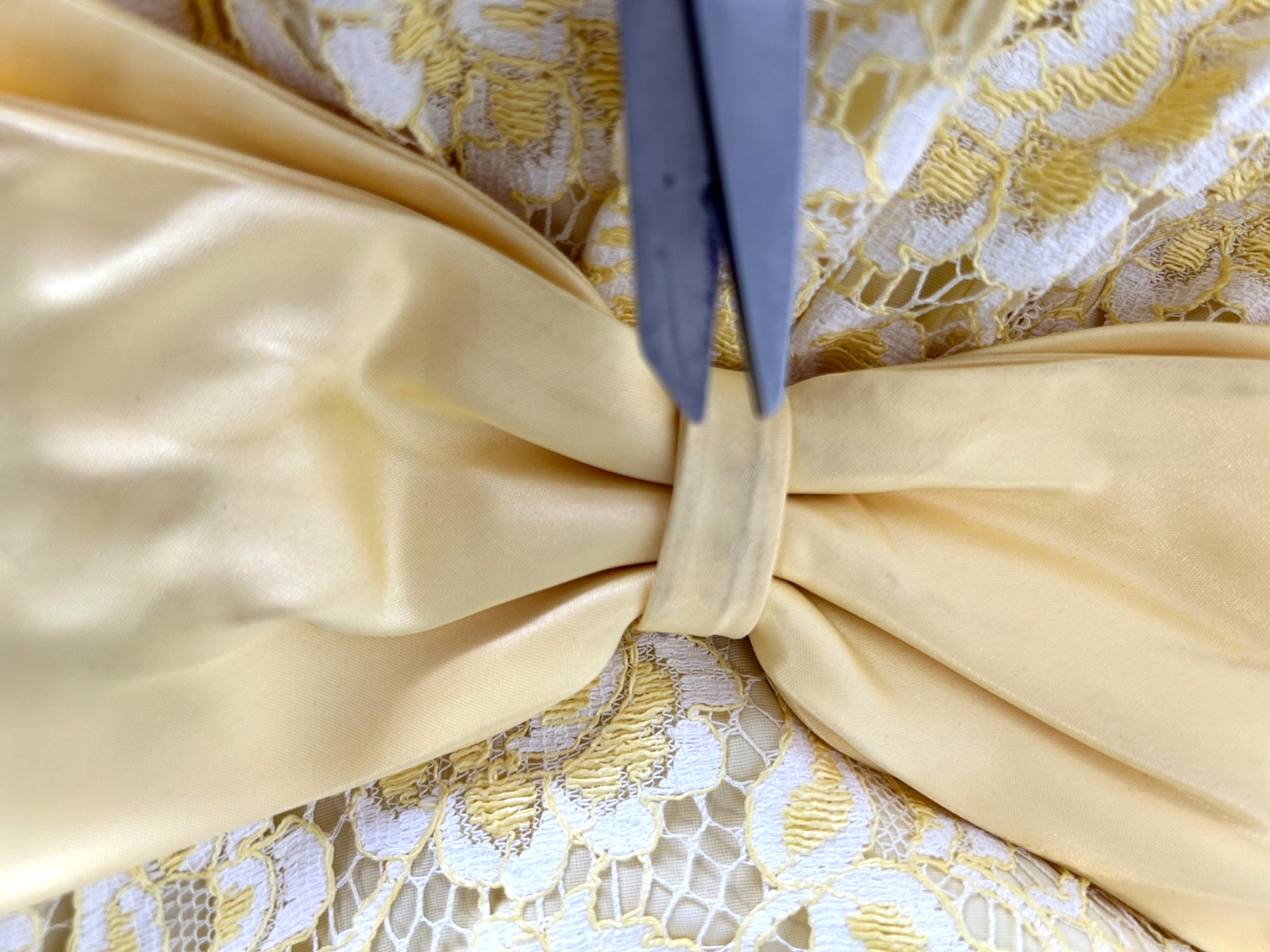 50s Lace Column Dress Size Small 4-6 Yellow Bow Backless Sleeveless Vintage VGUC