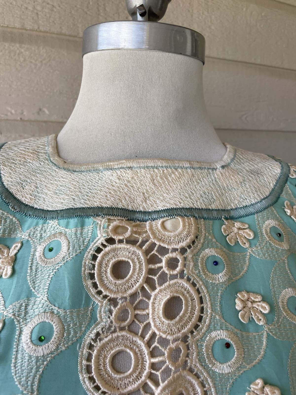 Vintage 1970s Teal Woman’s Floral Embroidery Bedazzled Caftan Dress – Unbranded