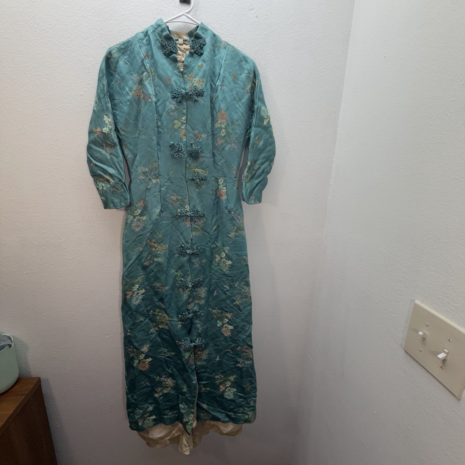 VTG 60s Dynasty Hong Kong Brocade Jacquard Mandarin Cheongsam Hostess Dress XS
