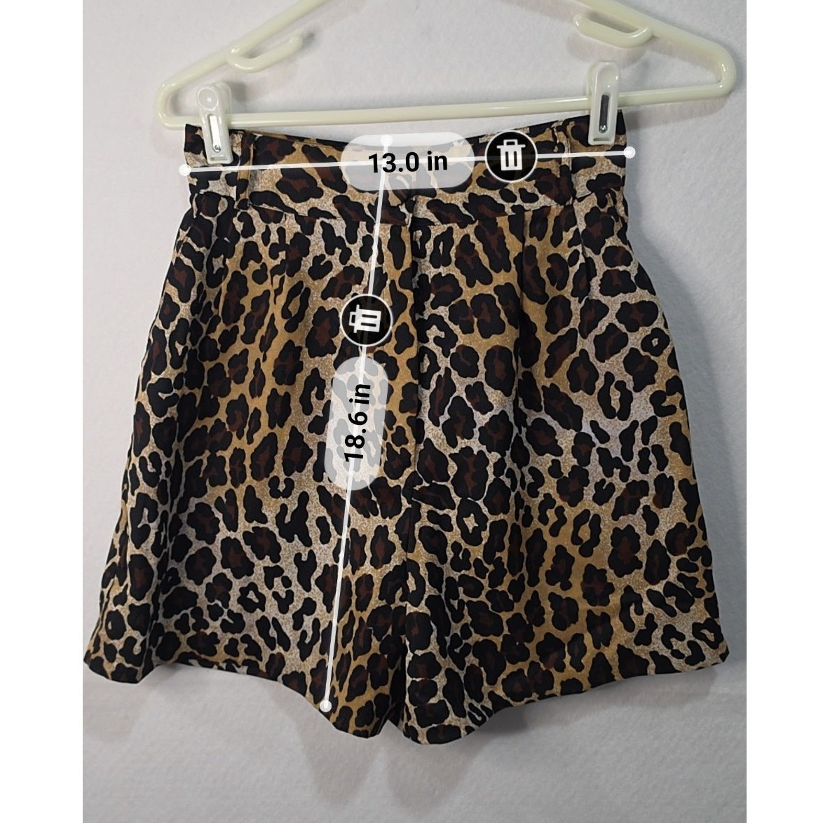 Vintage Leopard Print High Waisted Pleated Shorts Brown Tan Size 6 Made in USA