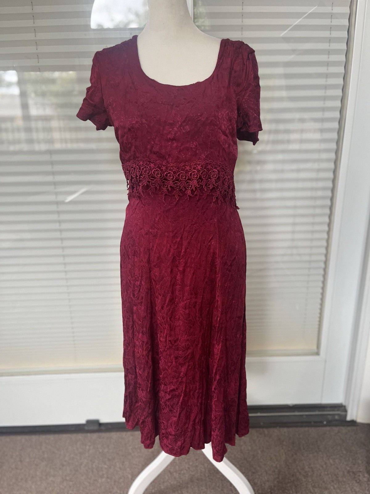 Vintage JODY California Merlot Floral Satin Tie Back Dress w/ Crochet Trim – M