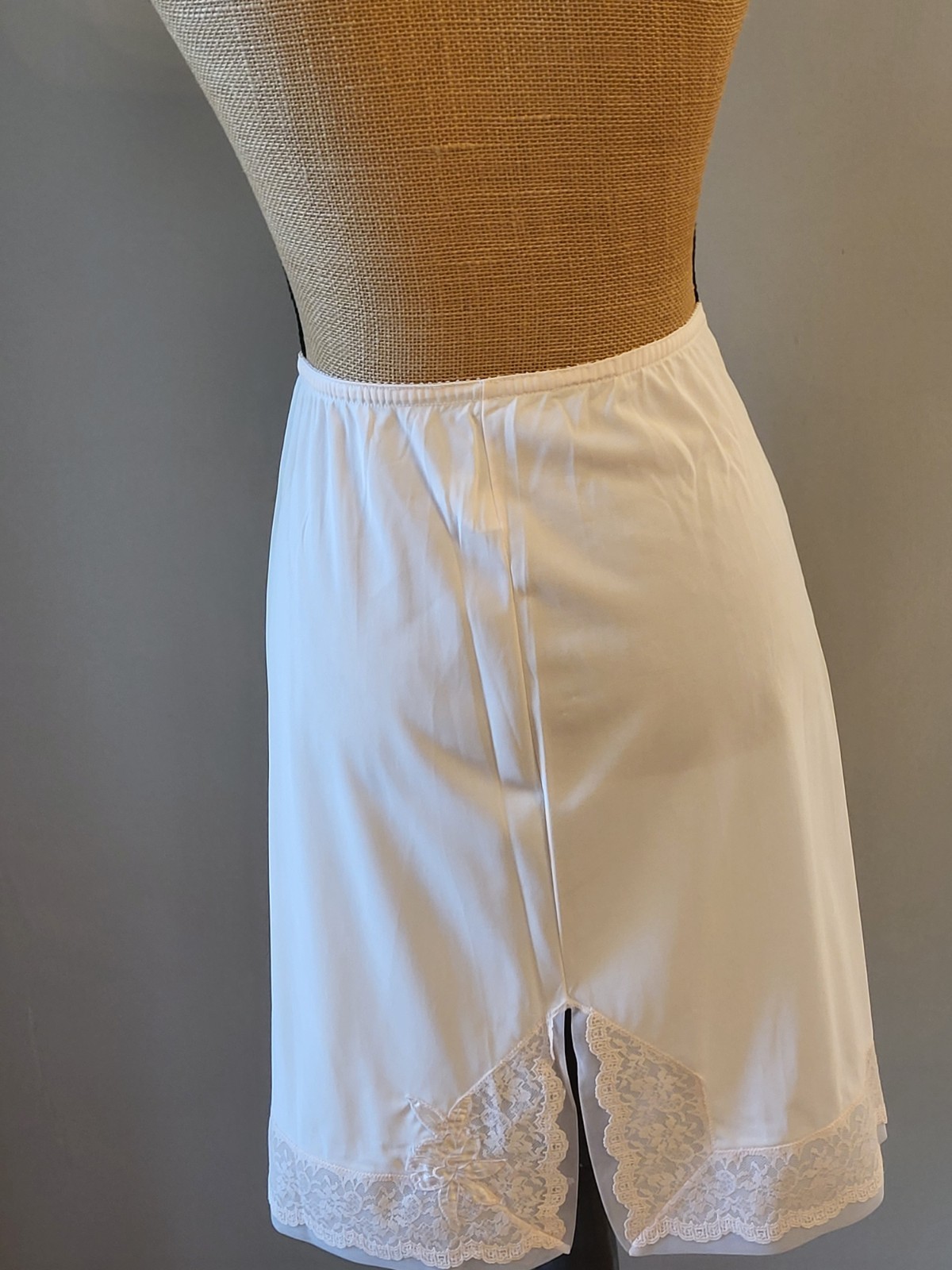 Val Mode Vtg 70s Short Peach/Pink Half Slip Lace Trim Medium Style 1300