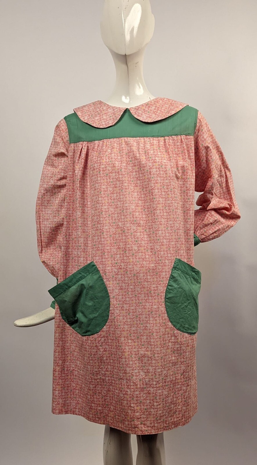 SWEET 1930’S PRINT COTTON SMOCK / DRESS W PATCH POCKETS + PAN COLLAR