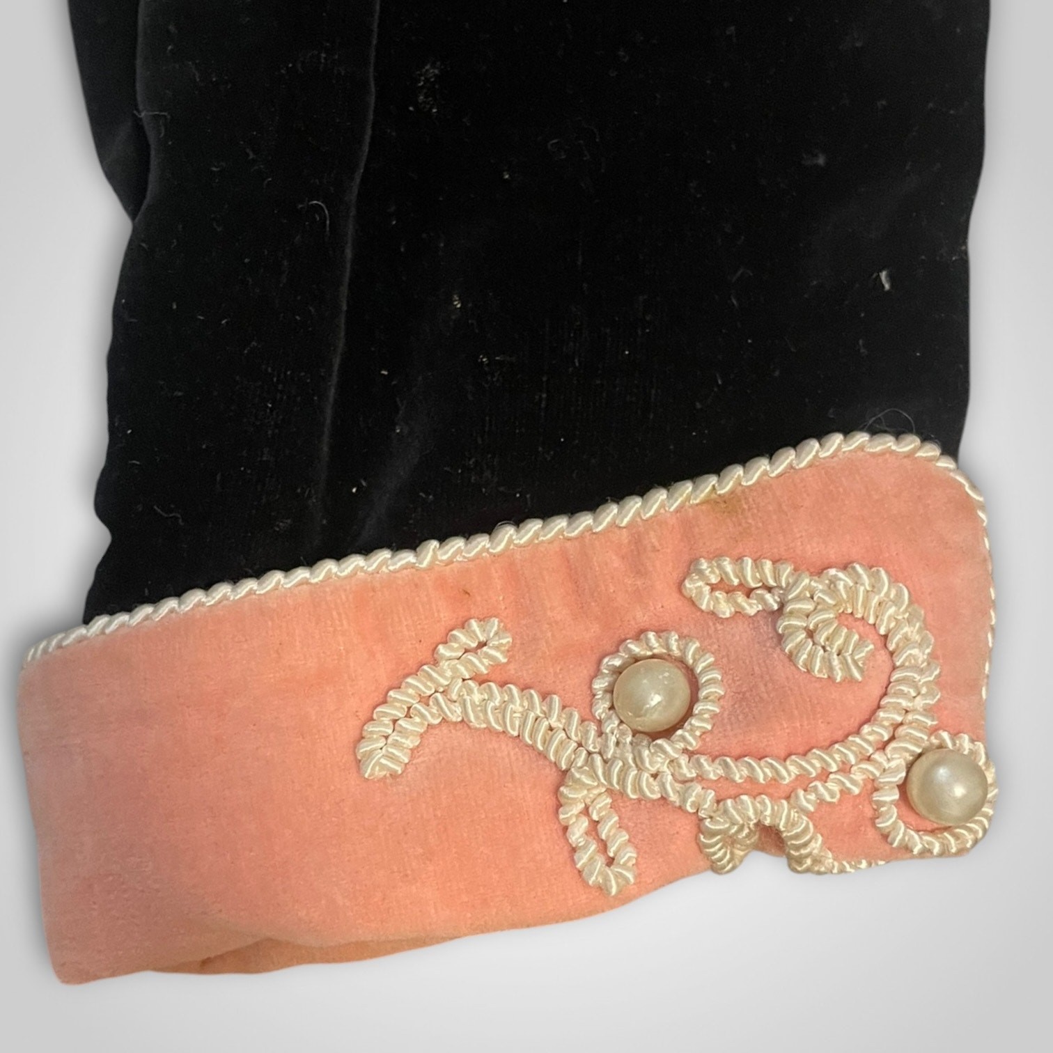 1940s Junior House Milwaukee Black Velvet Jacket Peach Embroidered Collar