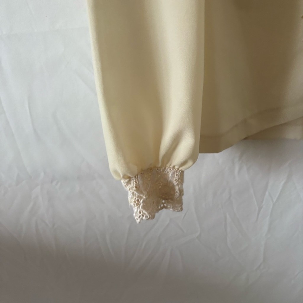 Vintage collared long sleeve eyelet blouse top cream cottage prairie regency