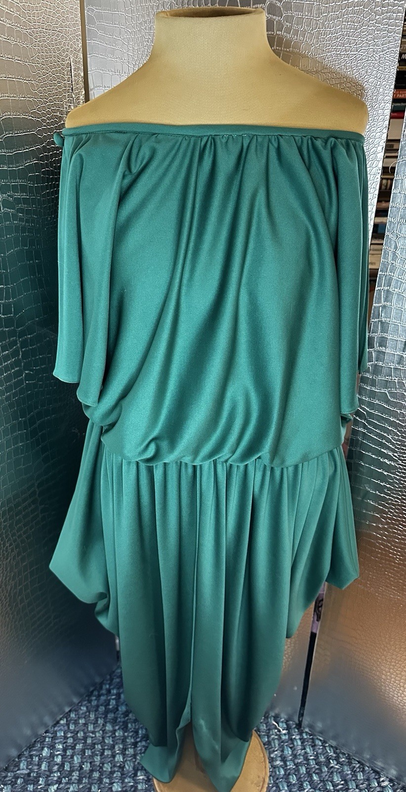 Vintage Green 80s Dress Handkerchief Hem Flutter Sleeves Scoop Neck Size Med-Lg