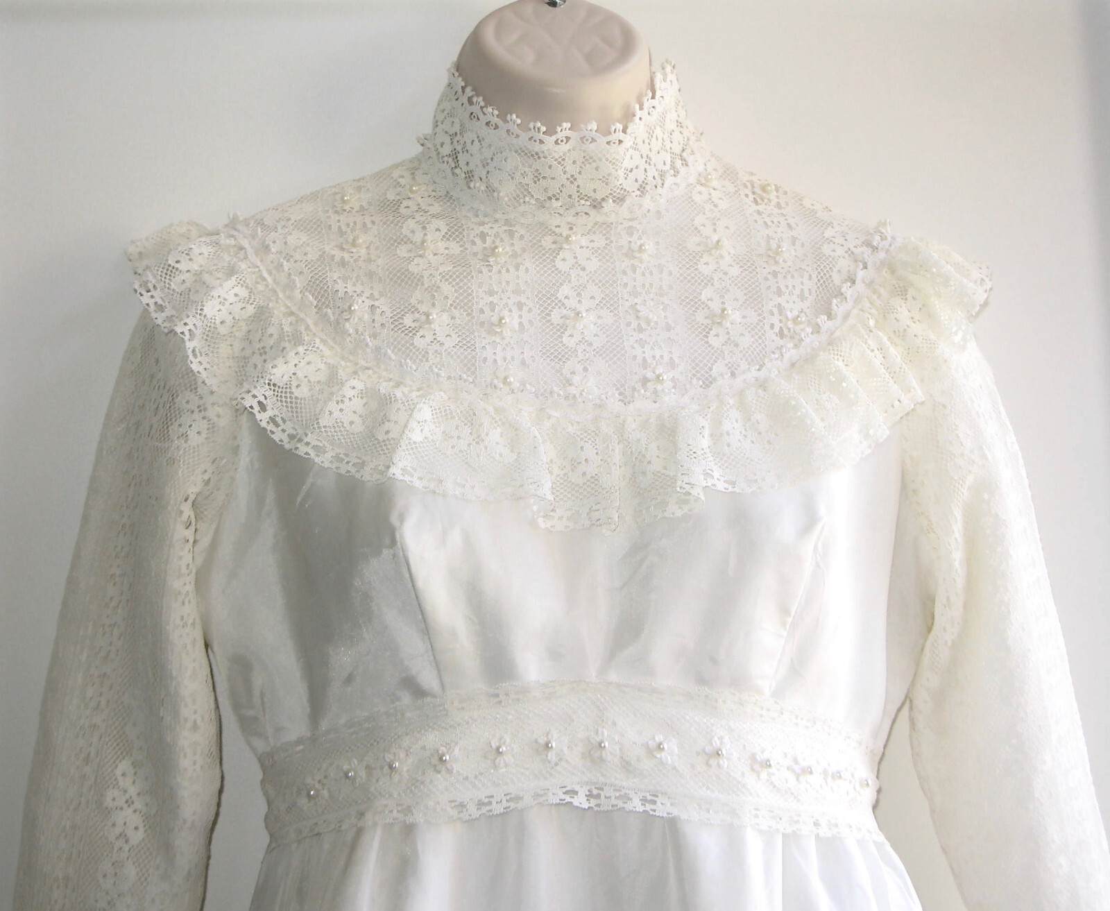 Vintage 1973 Prof.-Made Prairie-Style Lace & Chiffon Wedding Dress w/Train, S