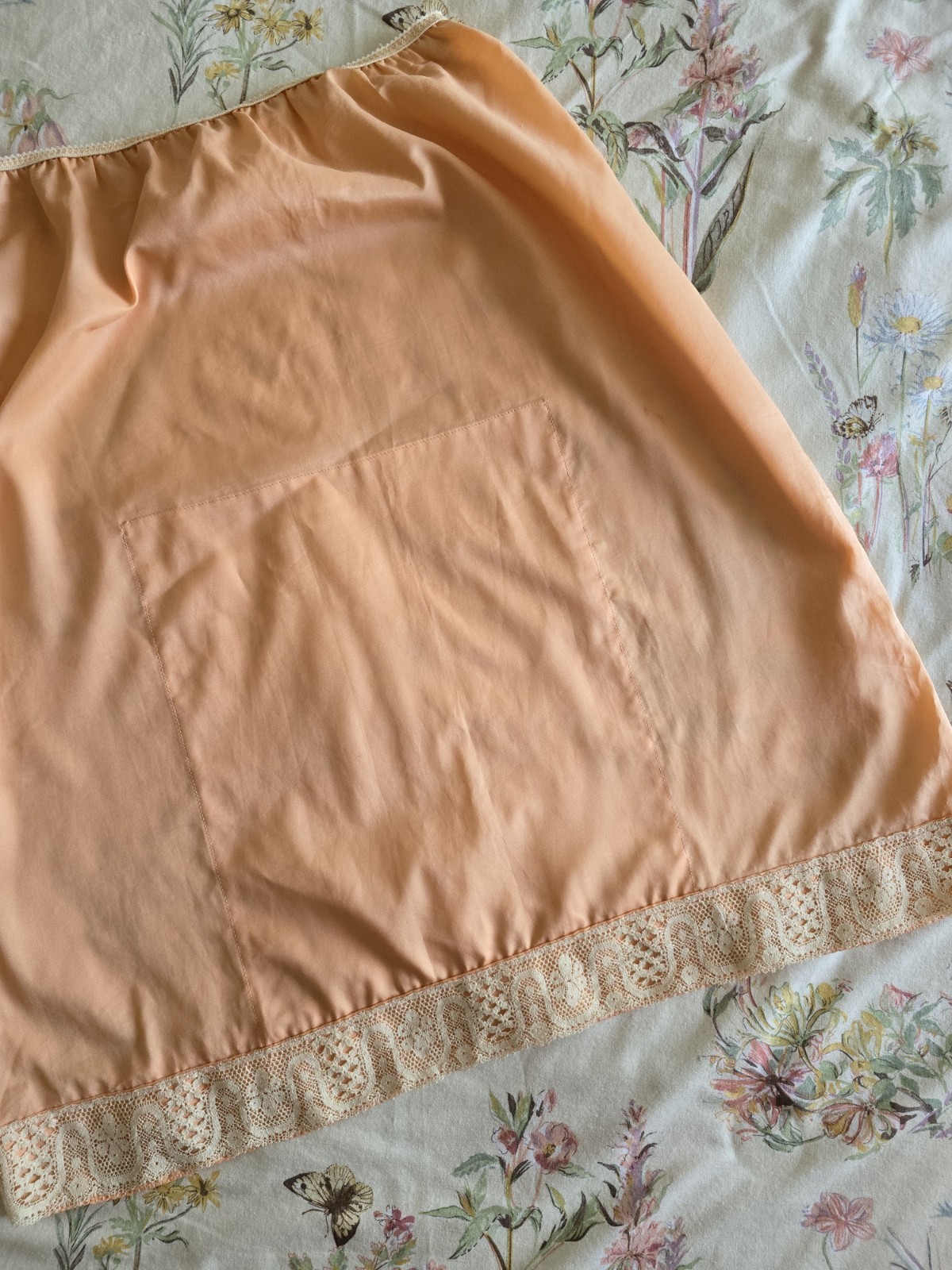 Vintage 1960s Peach Half Slip Skirt Womens XS Small Mid Century Burlesque Lace