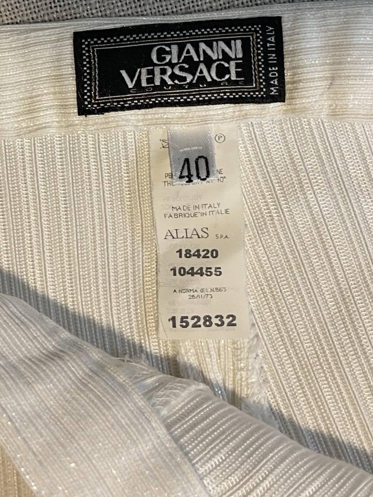 VTG Gianni Versace Couture 90s White Silver 2 Pc Silk Suit IT 40 XS Greek Key