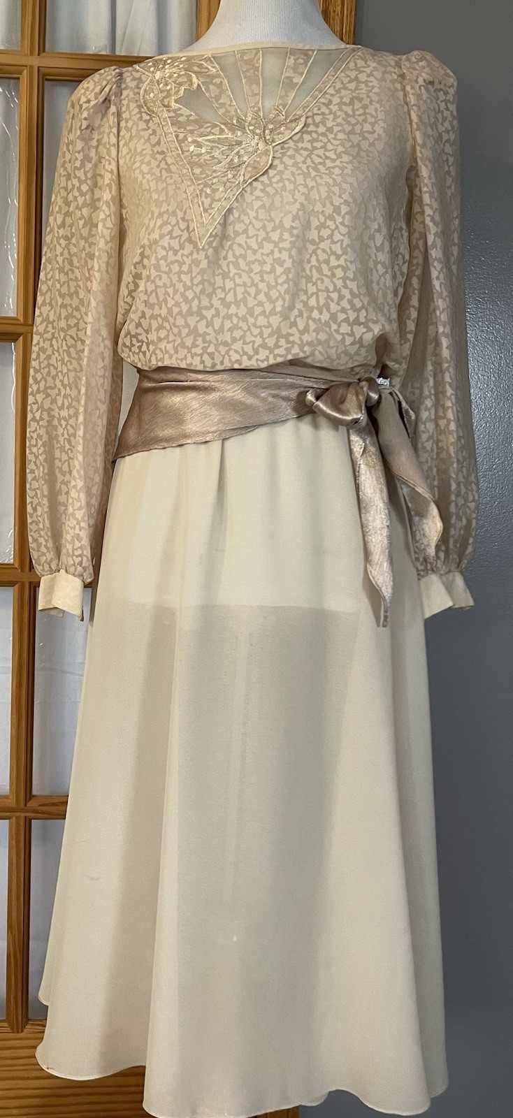 70&rsquo;s Union Made Sheer Midi Dress 4/6 Beige Floral Embroidery Belted Formal Party
