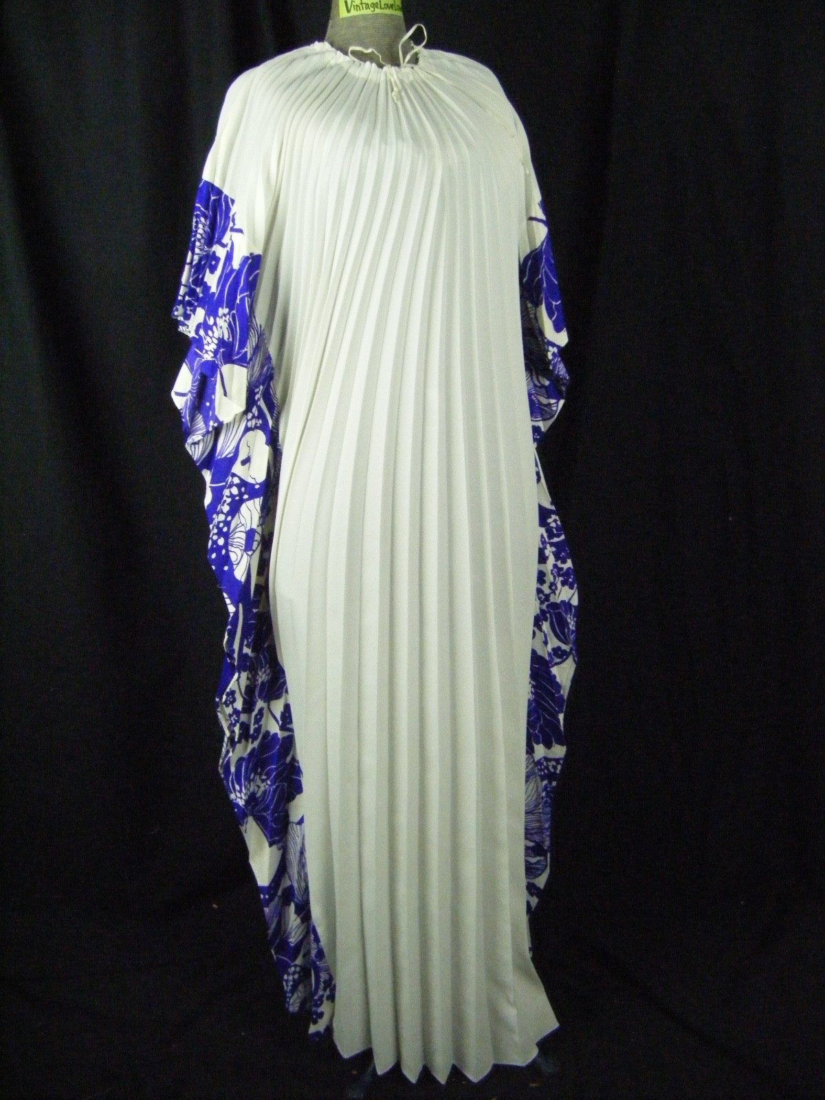 Vtg 60-70s White Purple Hawaiian Floral Printed Pleated Caftan-Bust 49/One size