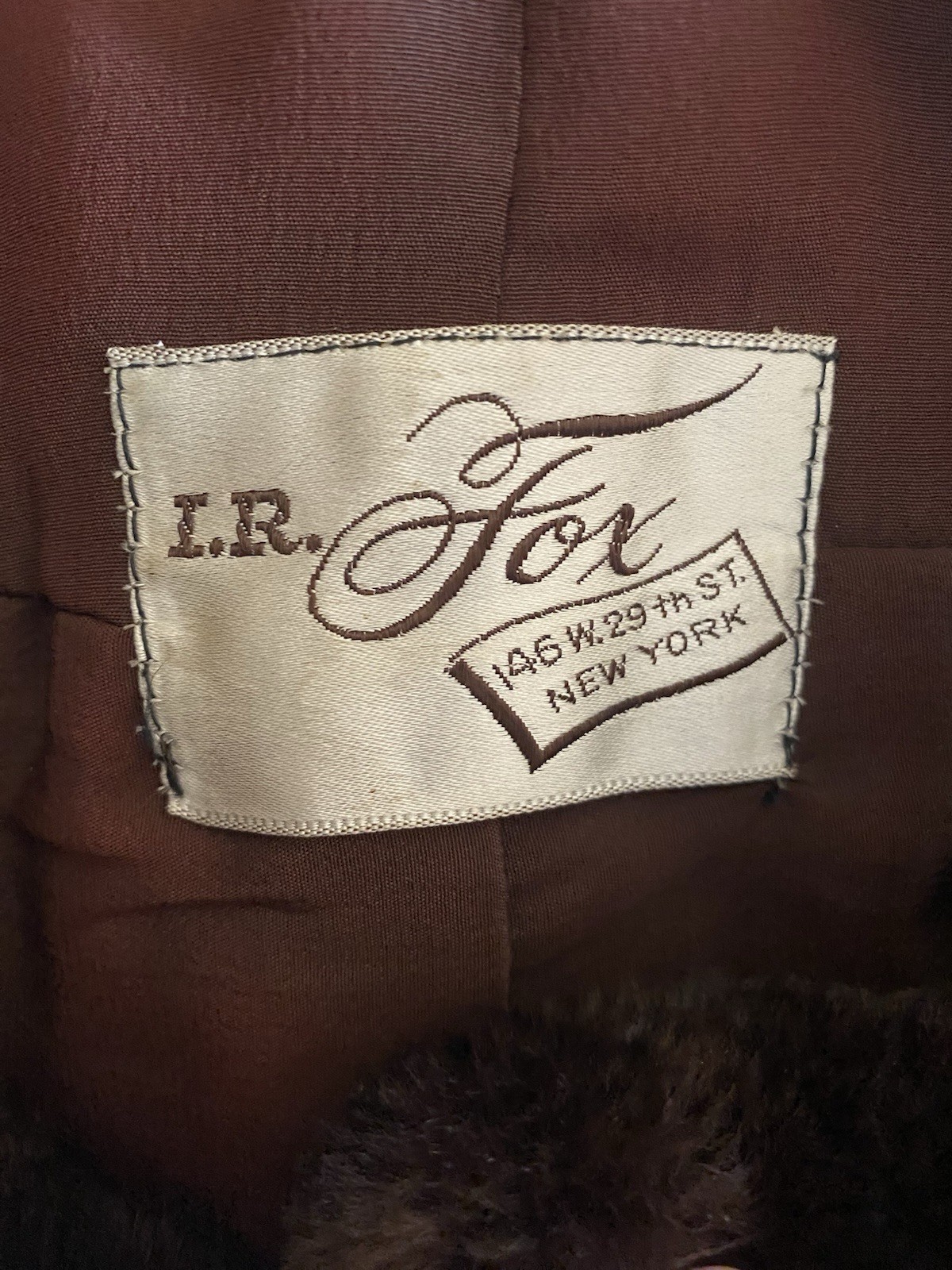 Vintage Womens I.R. FOX Brown Simulation Faux Fur Cape Shawl Wrap Stole New York