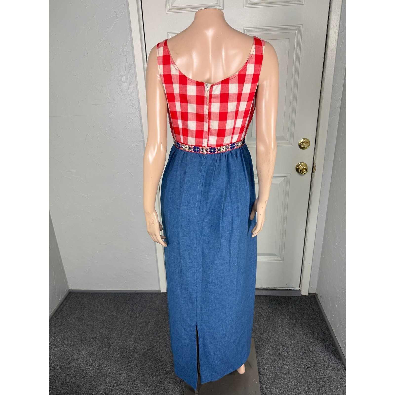 Vintage 70&rsquo;s Chaz L. Lewis Women&rsquo;s Dress Maxi Plaid Floral Embroidered Cotton A6
