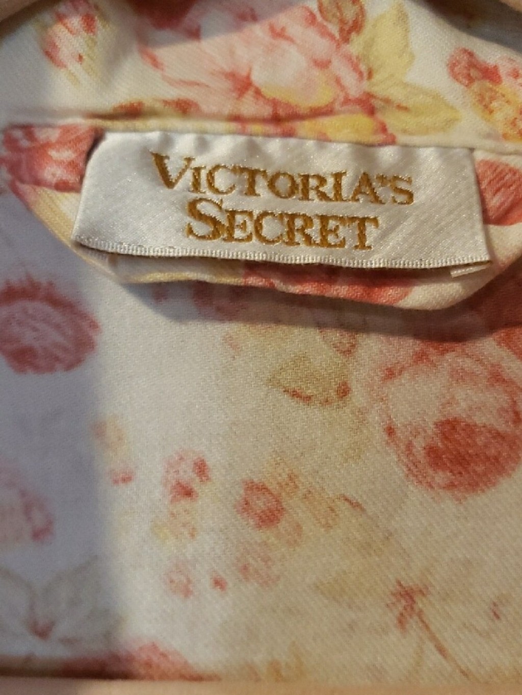 Vintage 90&rsquo;s 100% Cotton Victoria&rsquo;s Secret Garden Rose Floral Robe With Tie.