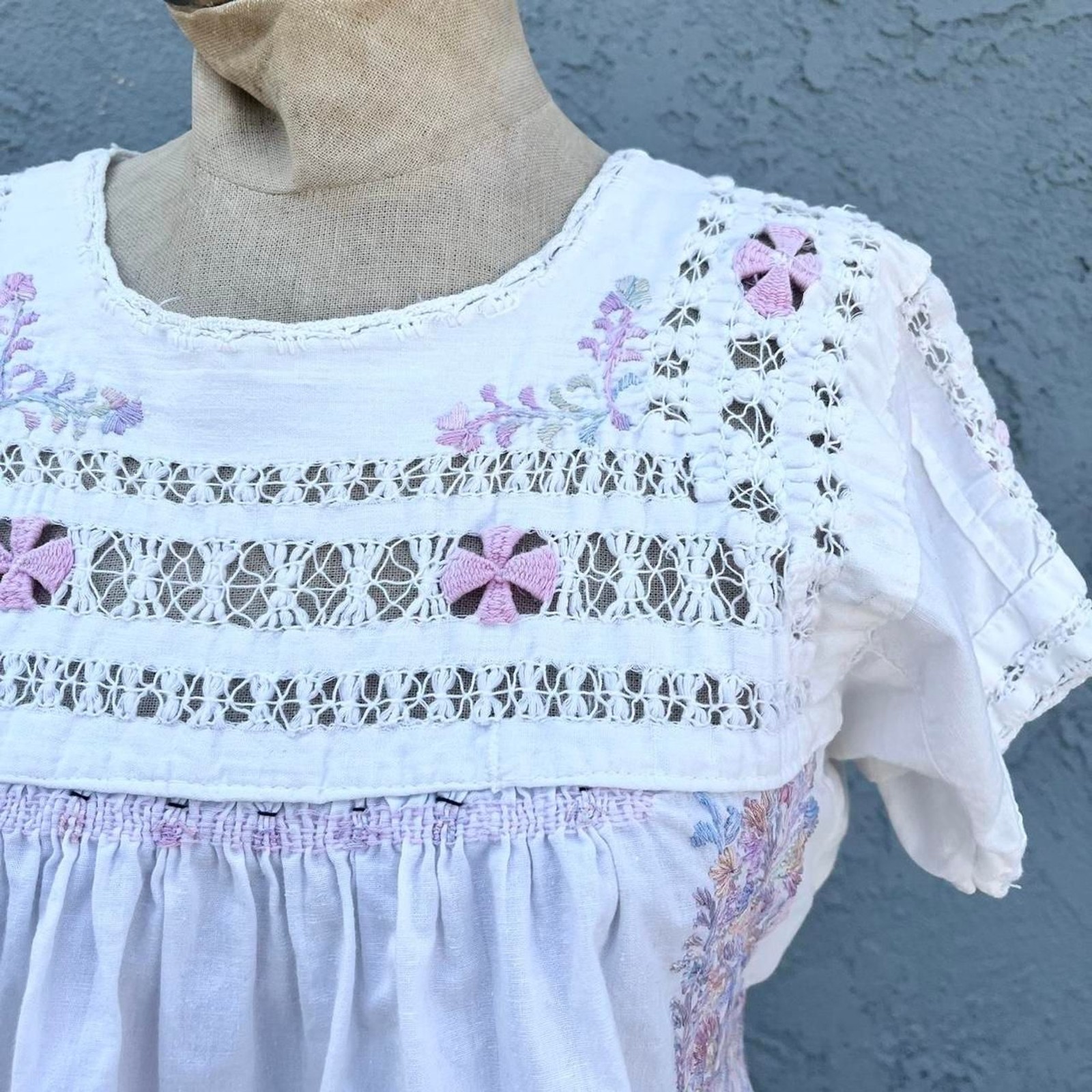 White Oaxacan Blouse Medium Cotton Mexican Embroidered top