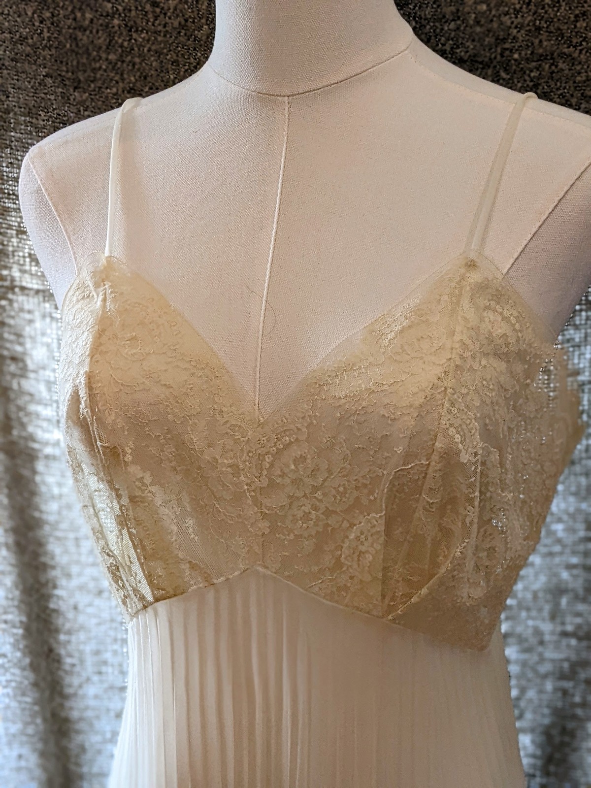 Gorgeous Sheer Lace Bodice & Bottom w/ Soft Pleated Skirt Very Sheer Size S