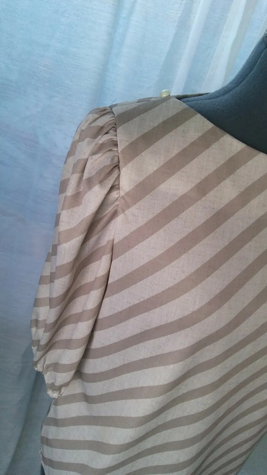 Vintage Tan & Cream Diagonal Striped Blouse 38&Prime; Bust Size MED?