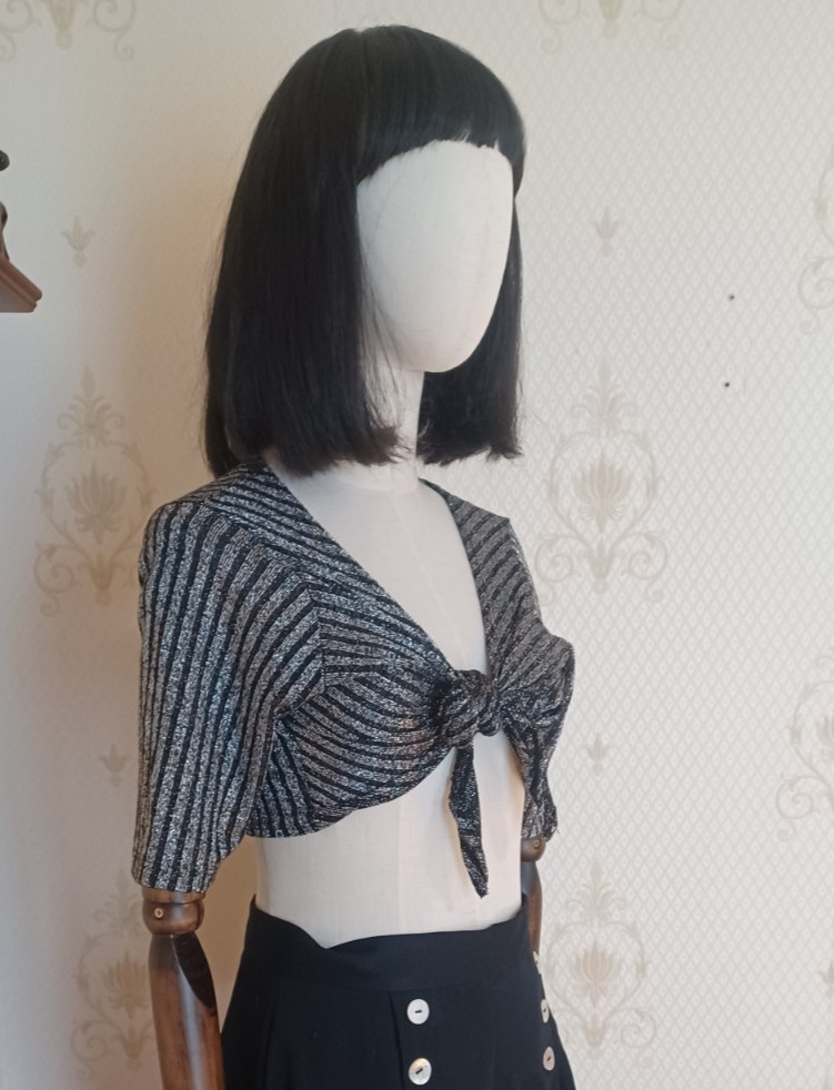 Vintage 1980s/90s Pretty Girl NY Cotton Silver Boho Glam Tie Front Halter/Shrug