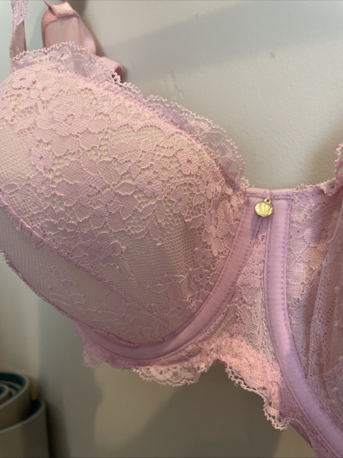 Adore Me Underwire Full Bra size 38DD Pink With Lace – Nice!