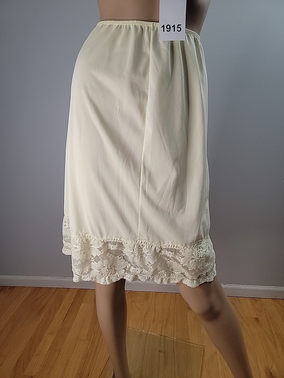Vintage Charmode 100% Nylon Pillowtab Yellow Half Slip Lace Detail Size Small