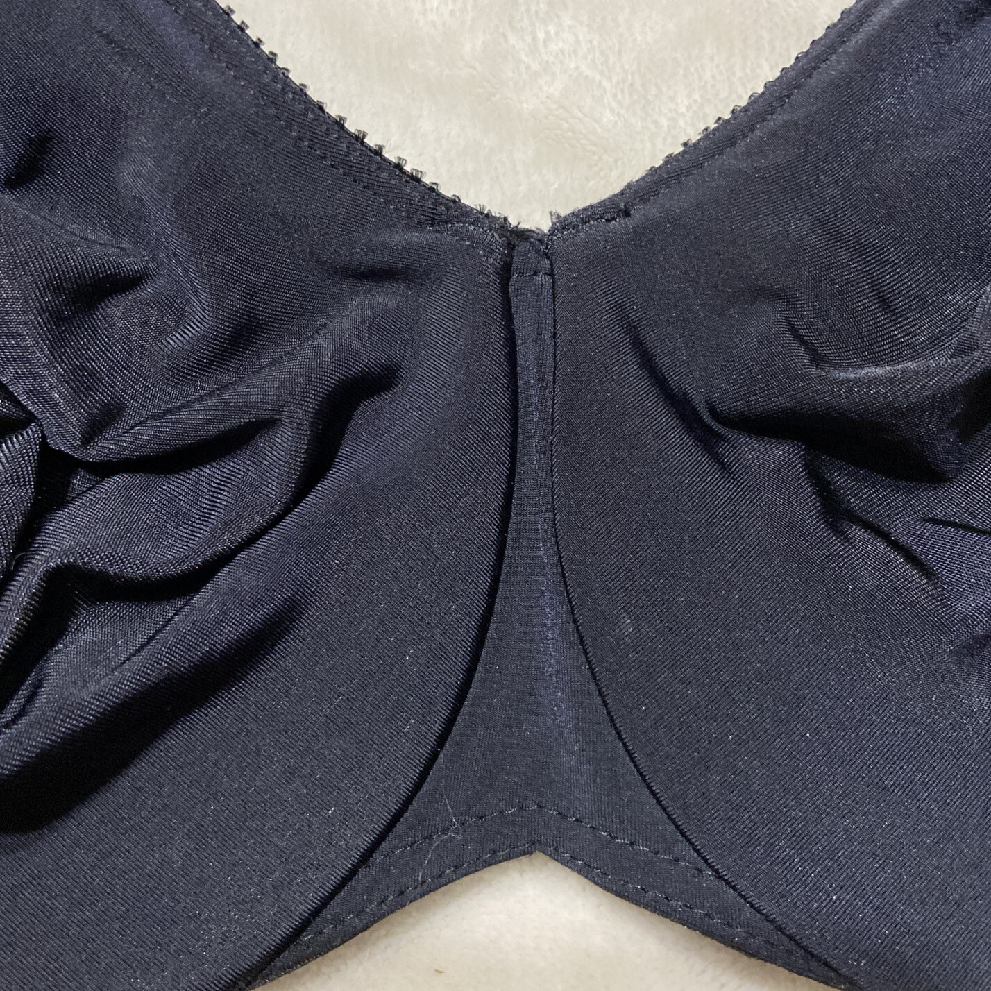 Olga~Vintage~Bra~Size 38DD~Underwire~Mesh Cup~Adjustable~35009~Black~EUC
