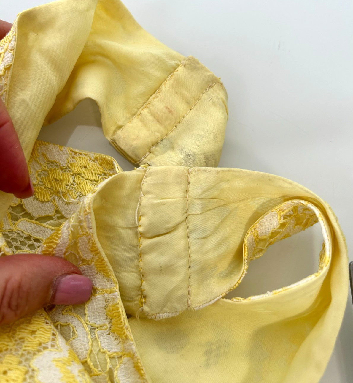 50s Lace Column Dress Size Small 4-6 Yellow Bow Backless Sleeveless Vintage VGUC