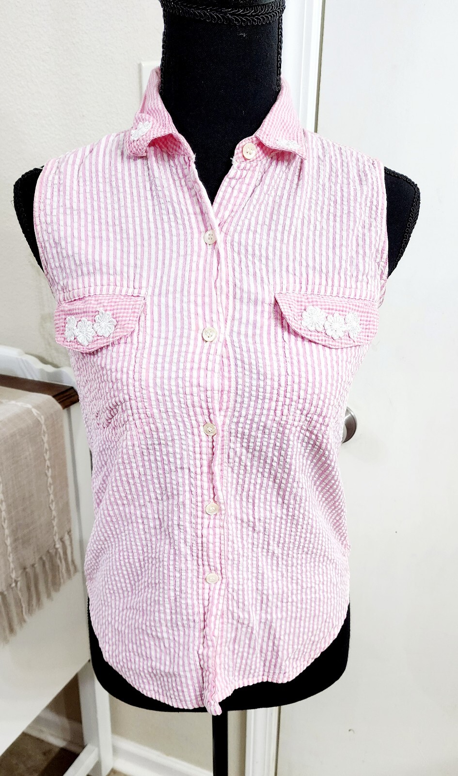 Vintage Pink And White Gingham.sleevless Button Up