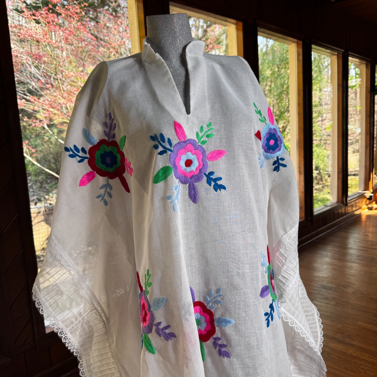 Vintage 1970s Kaftan Hand Embroidered Floral Motifs Folk Art Festival Poncho OS