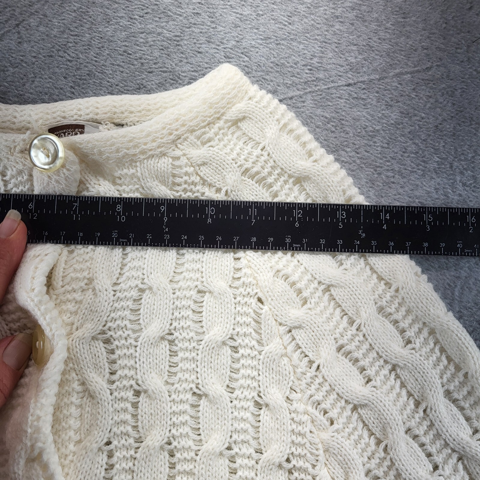 VTG Montgomery Ward White Cable Knit Poncho Button Shawl Fringe No Size Tag