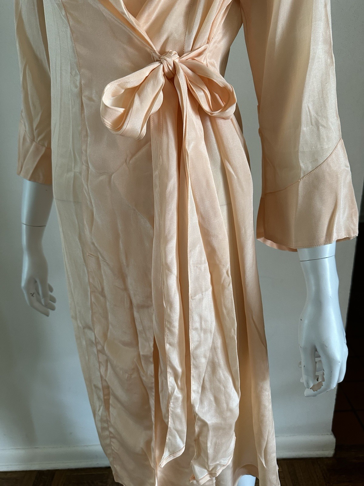 1930s 40s Peach Rayon Satin Robe Art Deco Wrap Boudoir Dressing Gown S Vintage